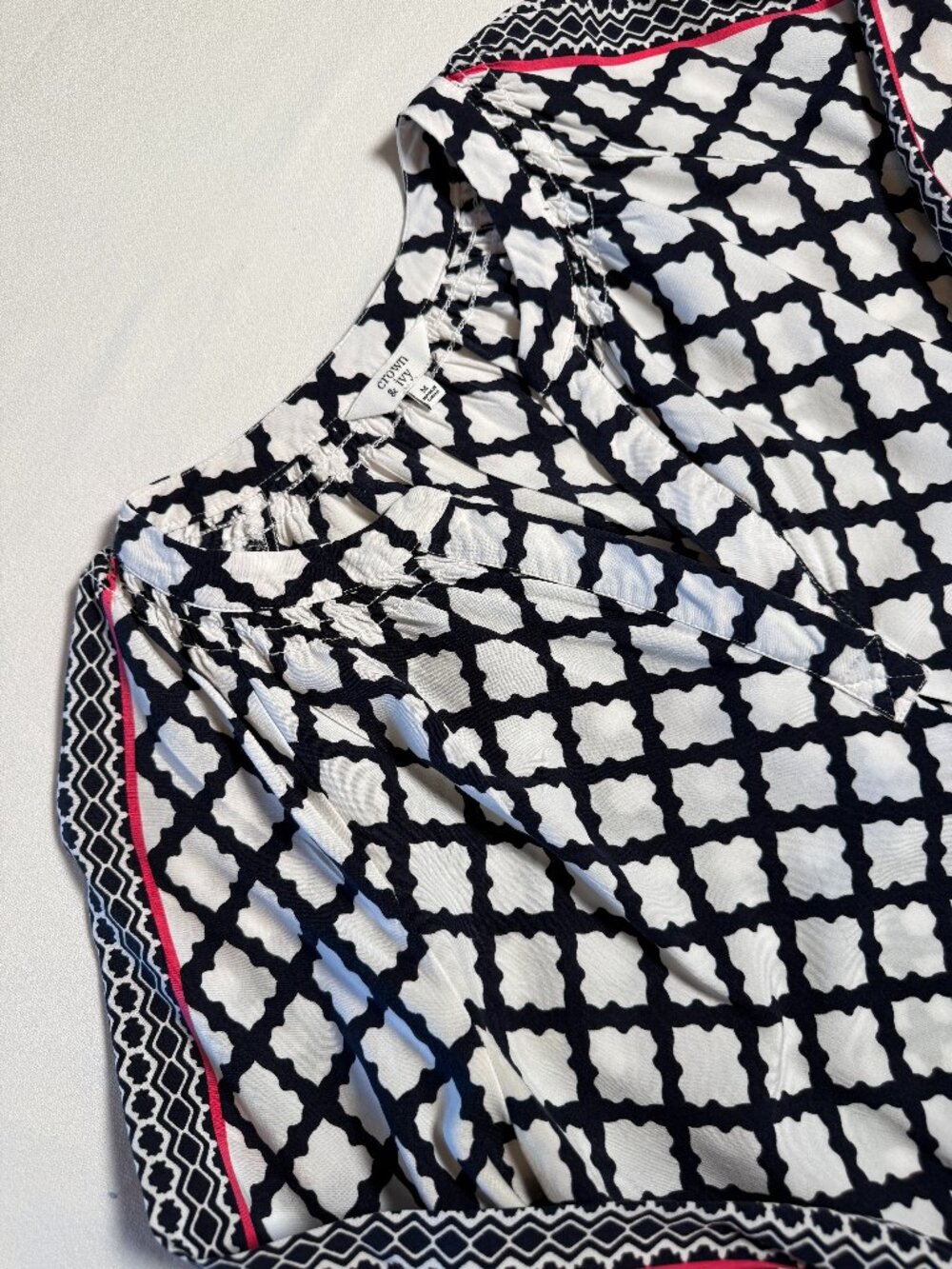 Crown & Ivy Peasant Blouse Women's M Geometric Print Long Slv Boho Cottagecore